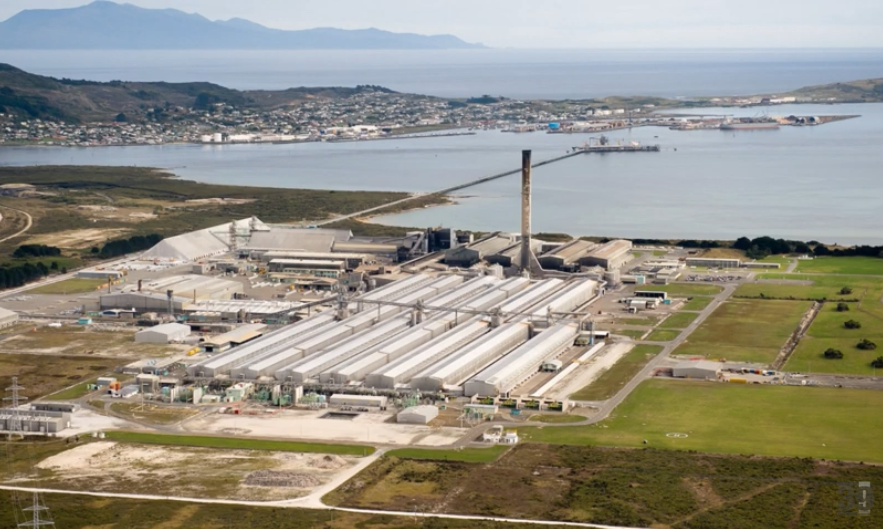 Contact working to keep Tiwai smelter