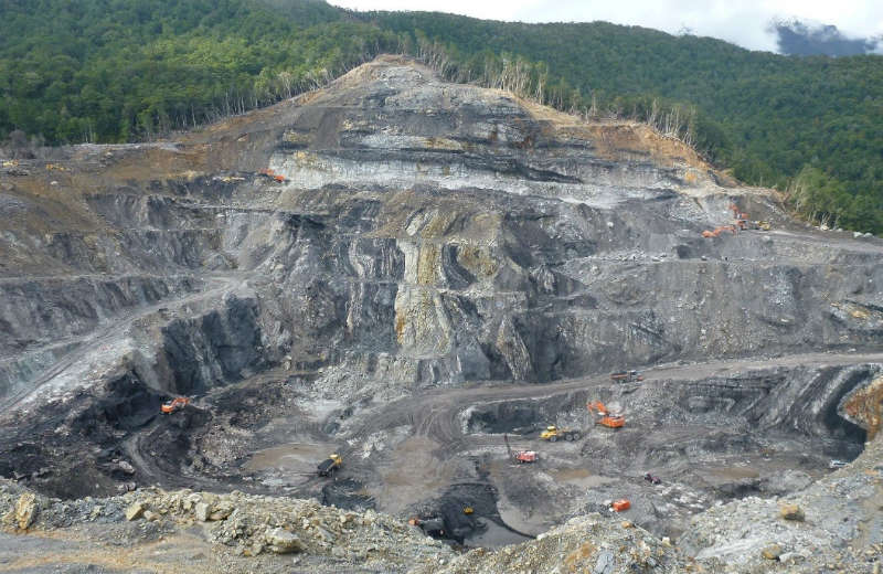 Coalition split on mining ban