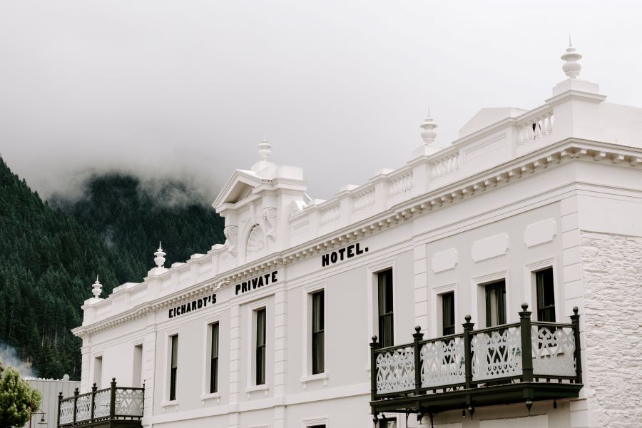 Eichardt's II Private Hotel - Queenstown by Oamaru Stone (Parkside  Quarries)